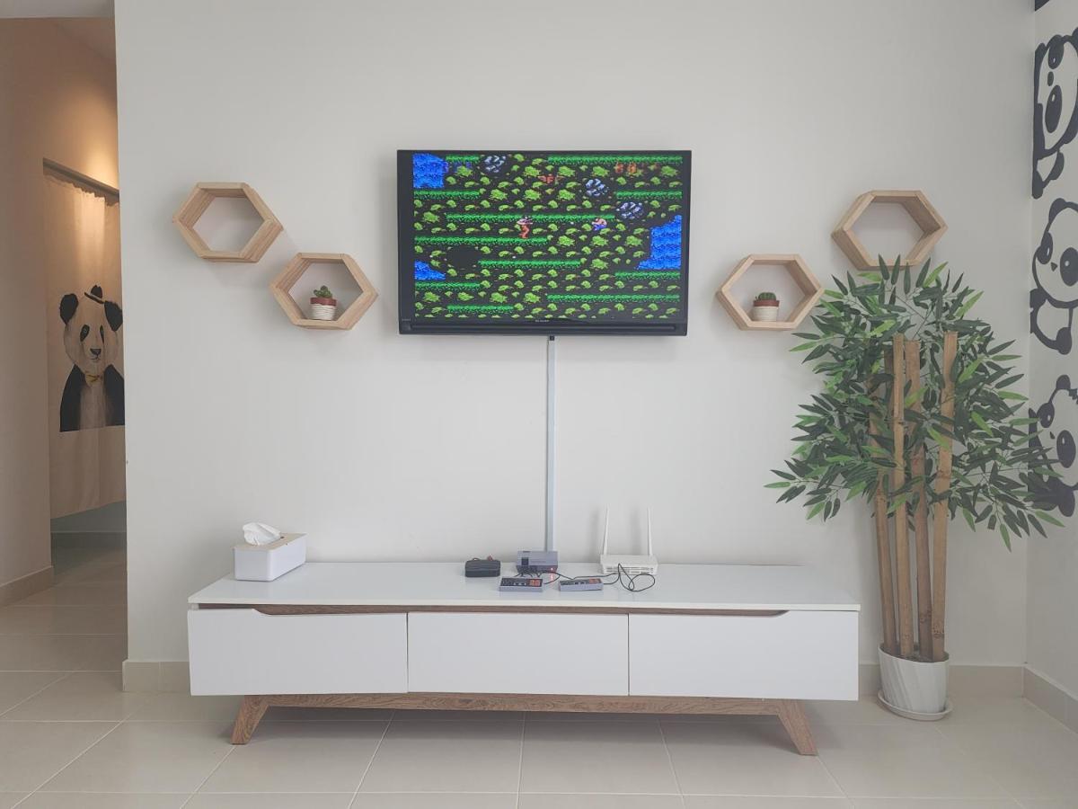 Апартаменты Netflix Panda House 3B2R Rimbayu Kota Kemuning With Atari Games Teluk Panglima Garang Экстерьер фото